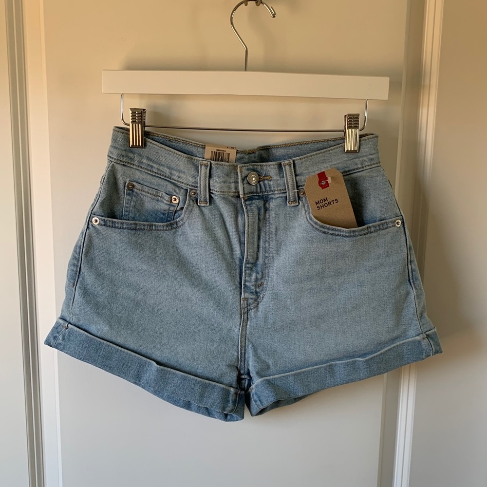 LAST 1! Levi’s high rise mom shorts - rolled light - Picture 3 of 5